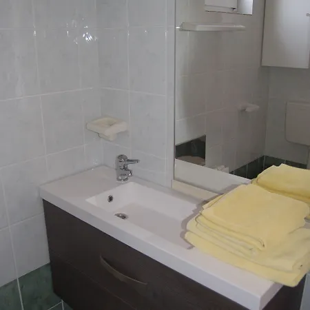 Gorgonia & Apartment