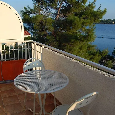 Gorgonia & * Verunić