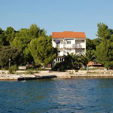 Gorgonia & Apartment Verunic